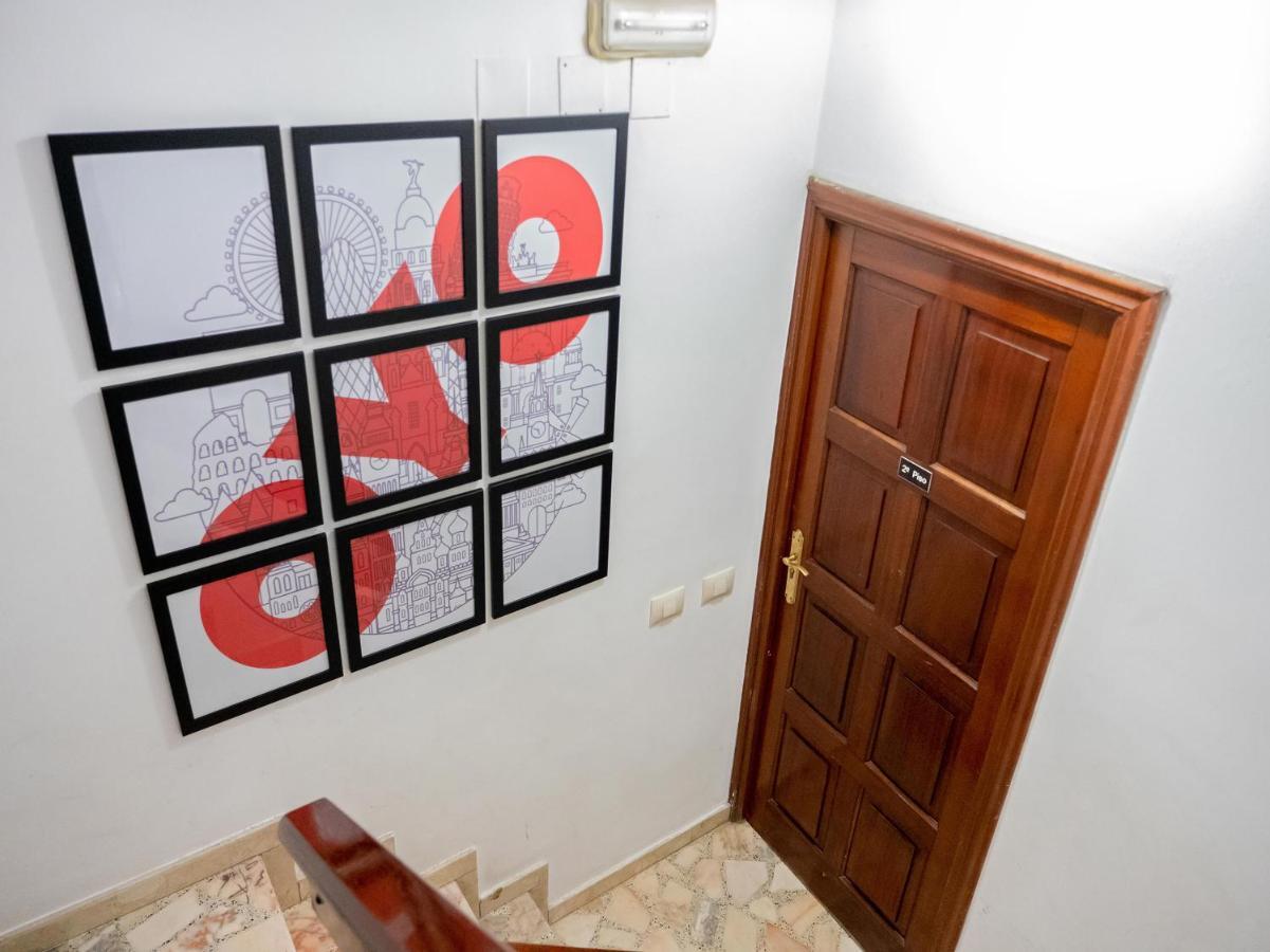 Oyo Hospedaje La Tita ซานติอาโก เด กอมโปสเตลา ภายนอก รูปภาพ